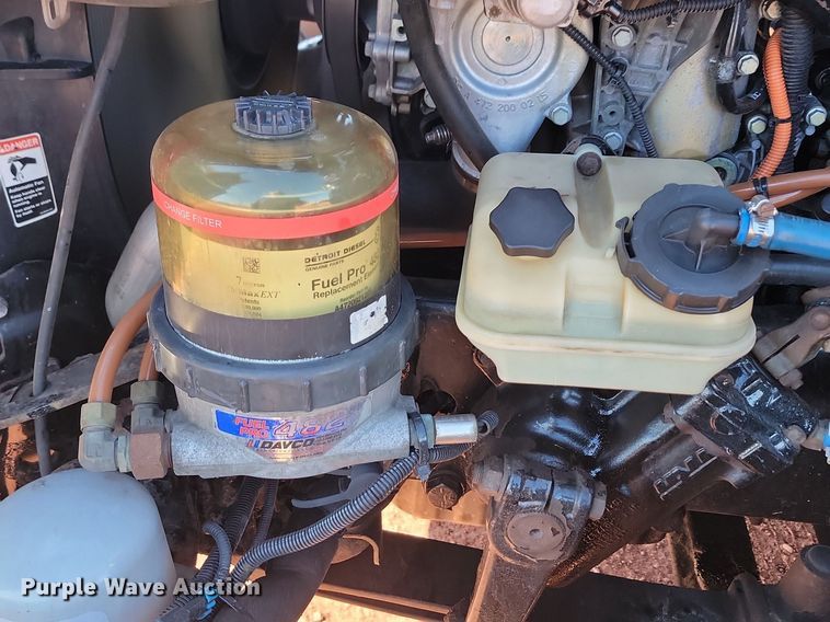 image for item JG9642 2012 Freightliner Cascadia  semi truck