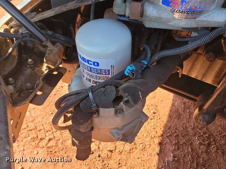 image for item JG9642 2012 Freightliner Cascadia  semi truck