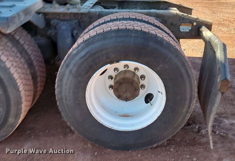 image for item JG9642 2012 Freightliner Cascadia  semi truck