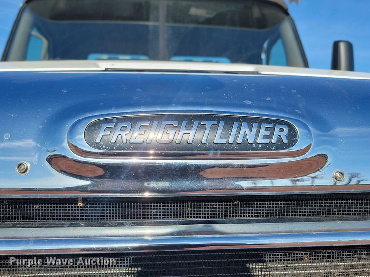 image for item JG9642 2012 Freightliner Cascadia  semi truck