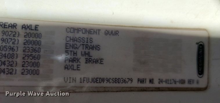 image for item JG9642 2012 Freightliner Cascadia  semi truck