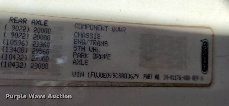 image for item JG9642 2012 Freightliner Cascadia  semi truck