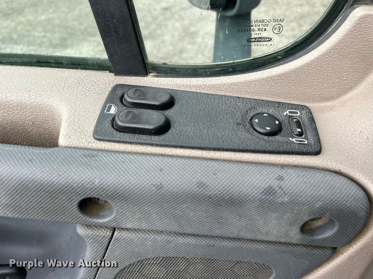 image for item KH9557 2013 Freightliner Cascadia  semi truck