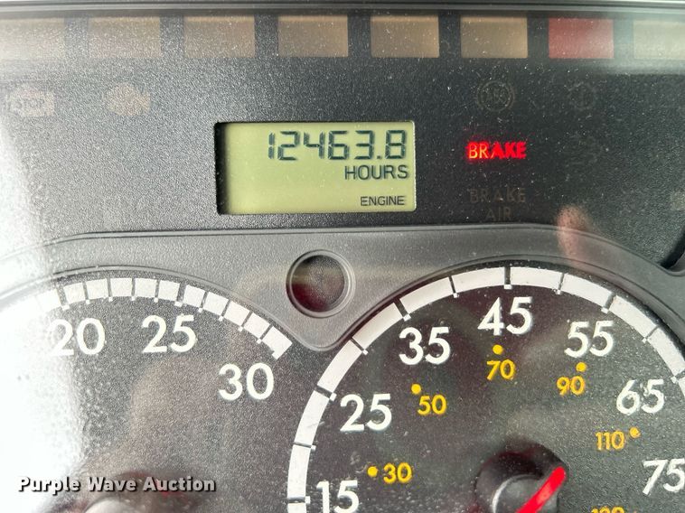 image for item KH9557 2013 Freightliner Cascadia  semi truck