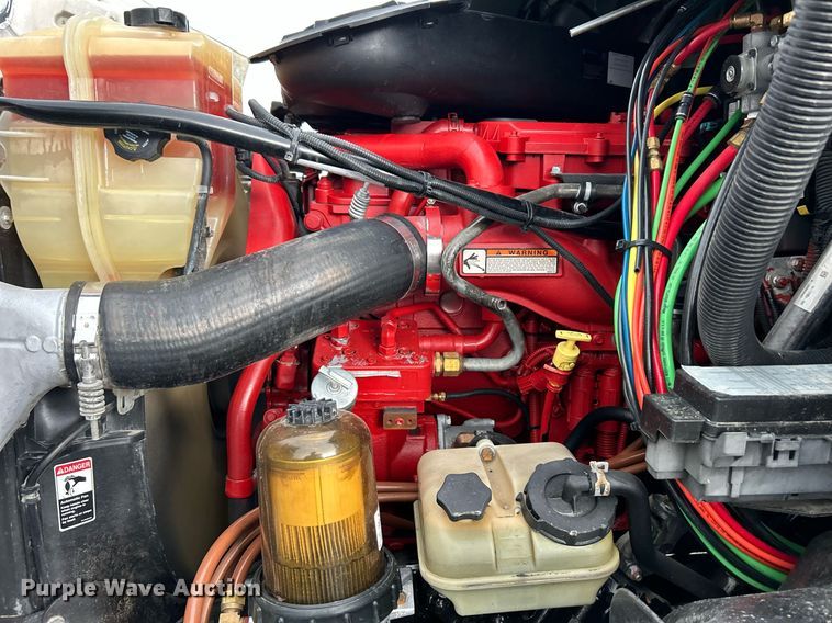 image for item KH9557 2013 Freightliner Cascadia  semi truck