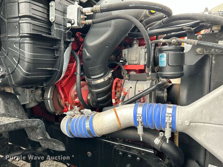 image for item KH9557 2013 Freightliner Cascadia  semi truck