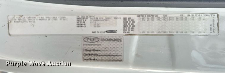 image for item KH9557 2013 Freightliner Cascadia  semi truck