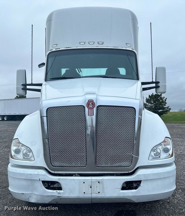 image for item KH9559 2014 Kenworth T680  semi truck