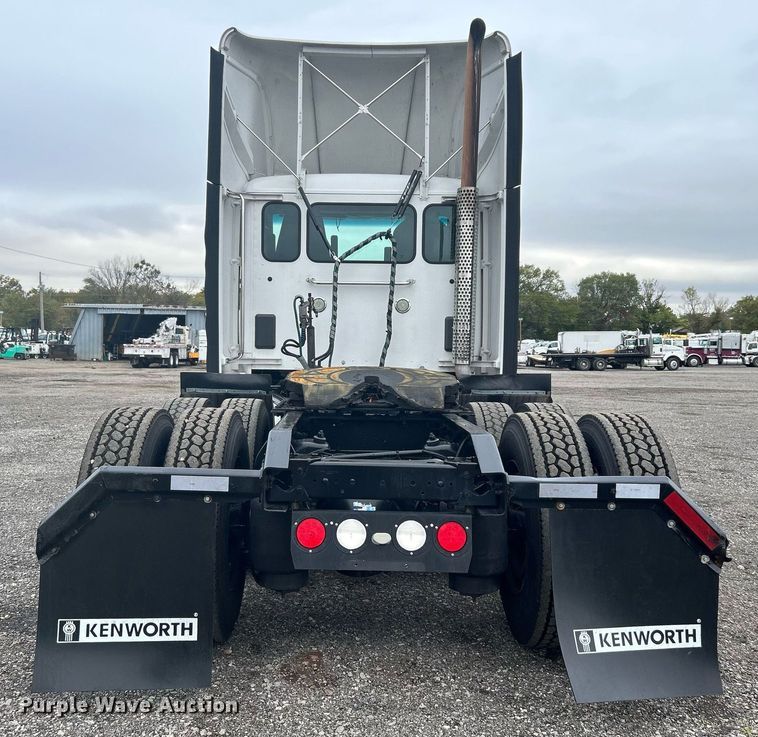 image for item KH9559 2014 Kenworth T680  semi truck
