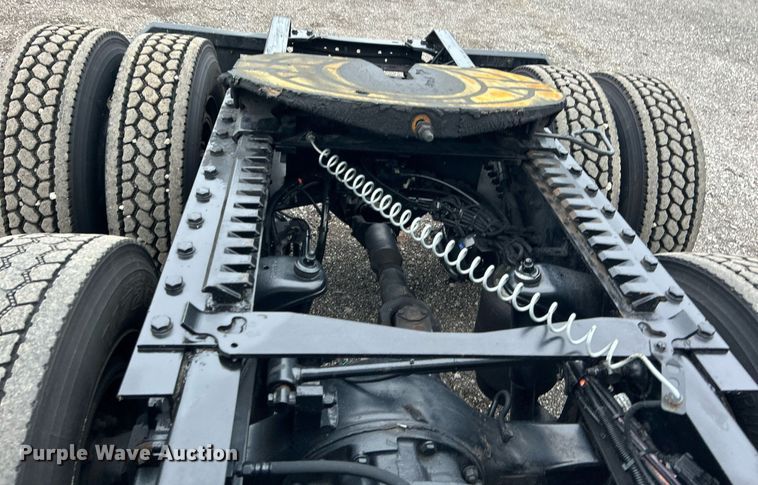 image for item KH9559 2014 Kenworth T680  semi truck