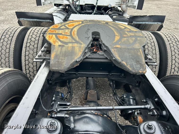 image for item KH9559 2014 Kenworth T680  semi truck