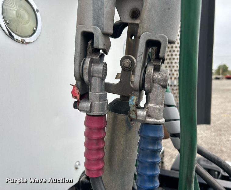 image for item KH9559 2014 Kenworth T680  semi truck