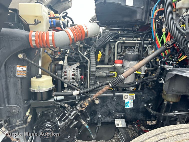 image for item KH9559 2014 Kenworth T680  semi truck