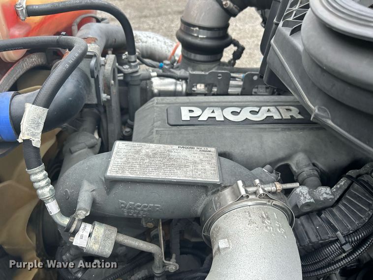 image for item KH9559 2014 Kenworth T680  semi truck