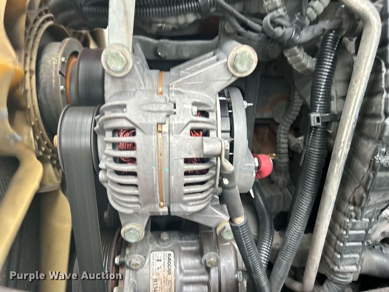 image for item KH9559 2014 Kenworth T680  semi truck