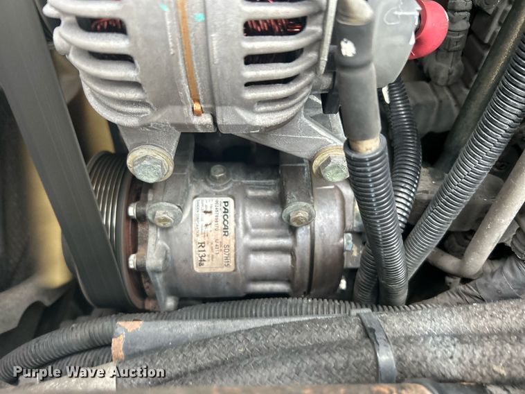 image for item KH9559 2014 Kenworth T680  semi truck