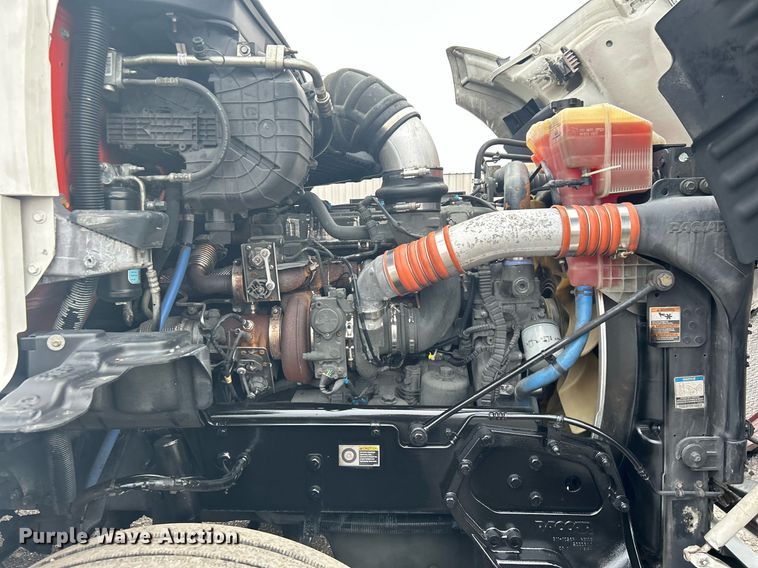 image for item KH9559 2014 Kenworth T680  semi truck