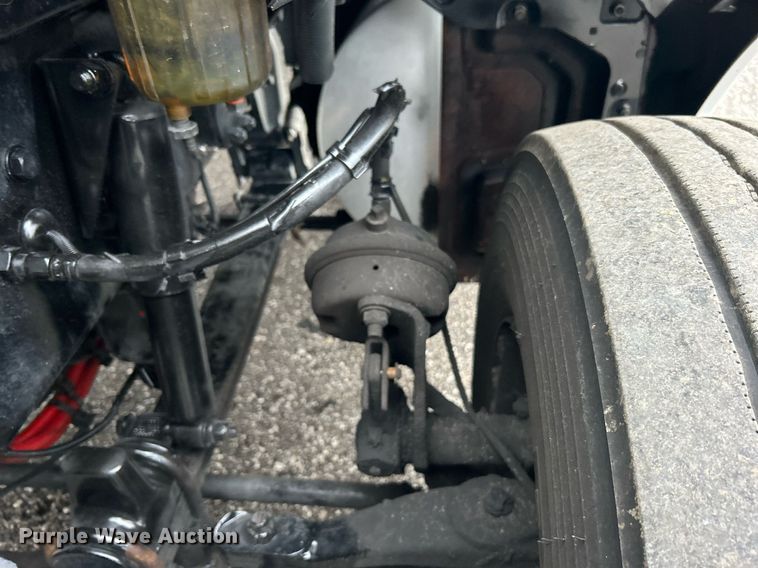 image for item KH9559 2014 Kenworth T680  semi truck