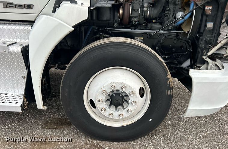 image for item KH9559 2014 Kenworth T680  semi truck