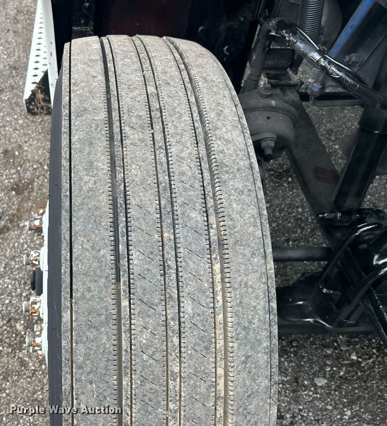 image for item KH9559 2014 Kenworth T680  semi truck