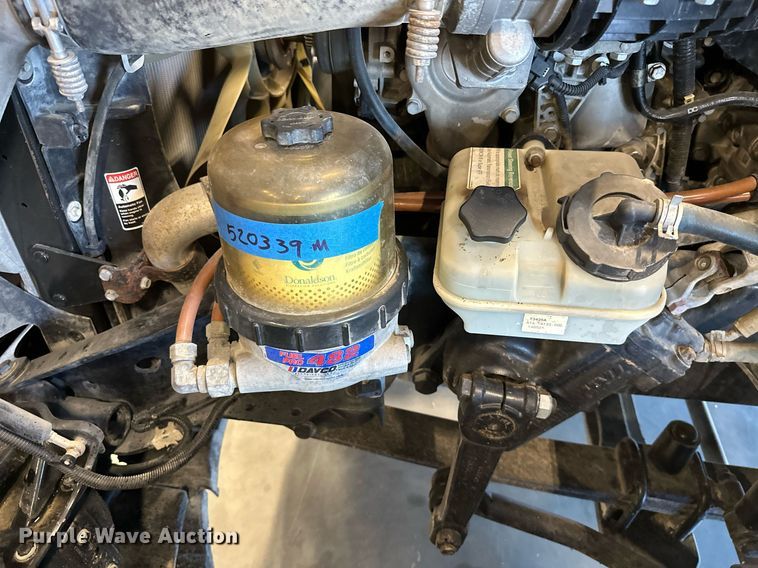 image for item KT9235 2015 Freightliner Cascadia  semi truck