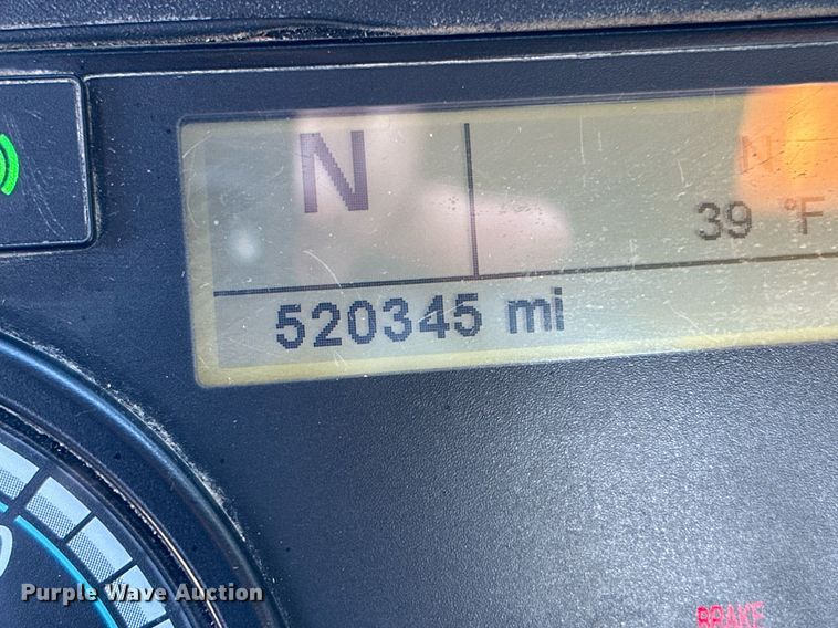 image for item KT9235 2015 Freightliner Cascadia  semi truck