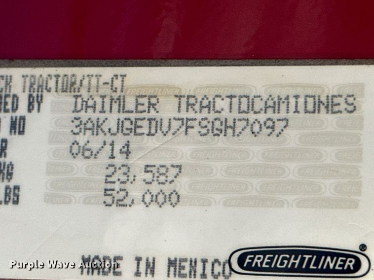 image for item KT9235 2015 Freightliner Cascadia  semi truck