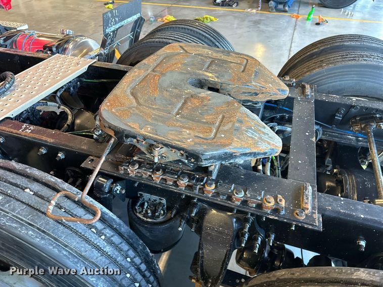 image for item KT9236 2015 Freightliner Cascadia  semi truck