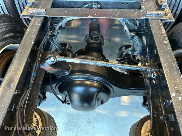 image for item KT9236 2015 Freightliner Cascadia  semi truck