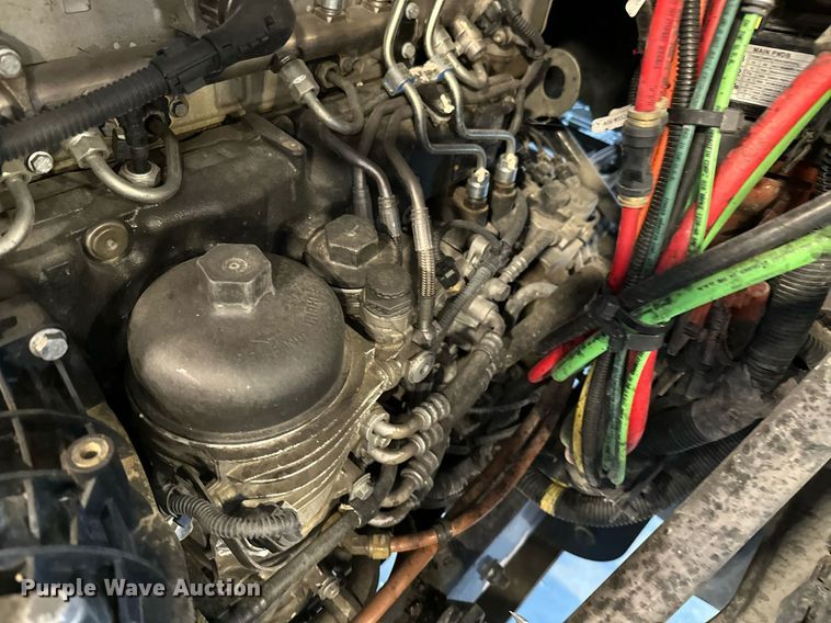 image for item KT9236 2015 Freightliner Cascadia  semi truck