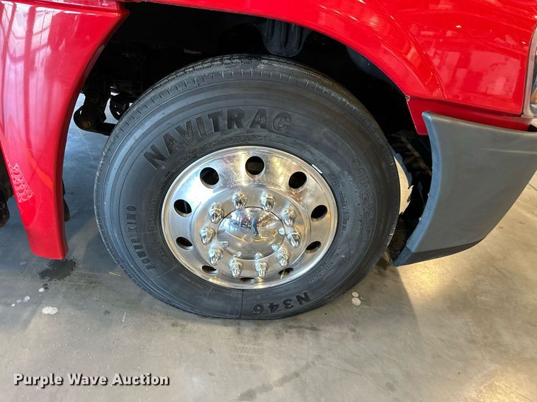 image for item KT9236 2015 Freightliner Cascadia  semi truck