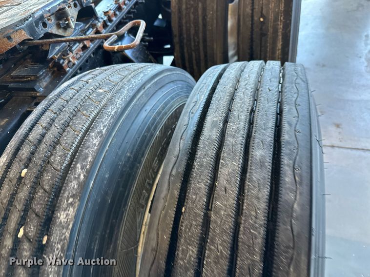 image for item KT9236 2015 Freightliner Cascadia  semi truck