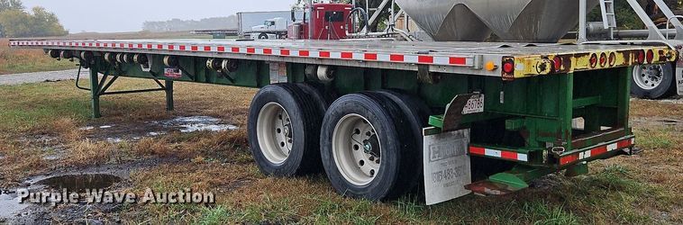 image for item LB9552 2003 Clark CCFBT2003  flatbed trailer