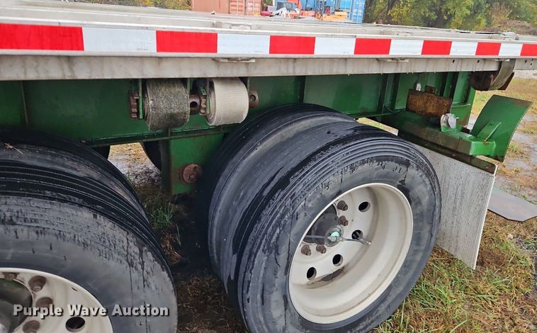 image for item LB9552 2003 Clark CCFBT2003  flatbed trailer