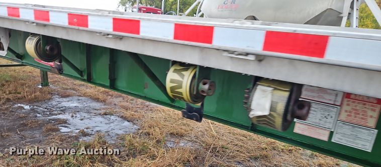 image for item LB9552 2003 Clark CCFBT2003  flatbed trailer