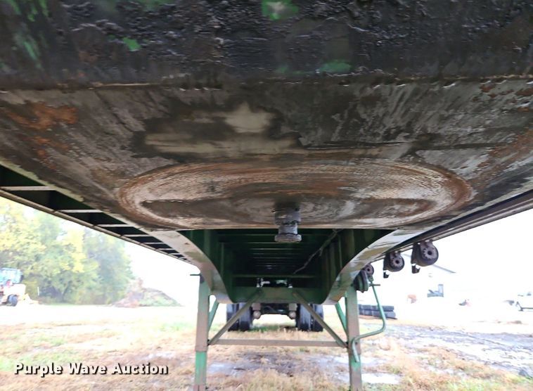 image for item LB9552 2003 Clark CCFBT2003  flatbed trailer