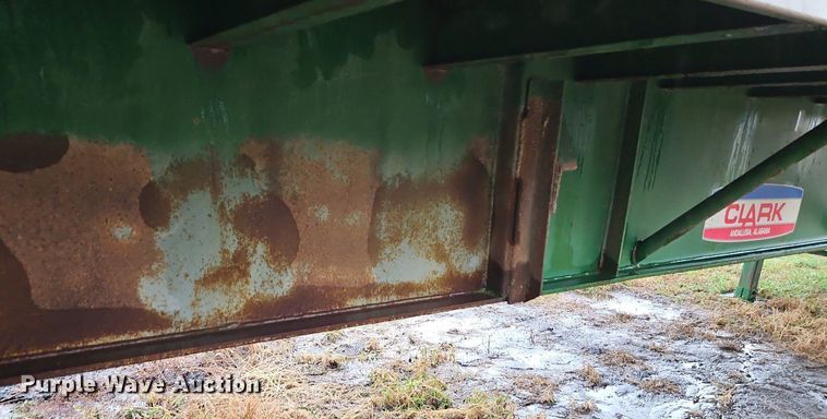 image for item LB9552 2003 Clark CCFBT2003  flatbed trailer