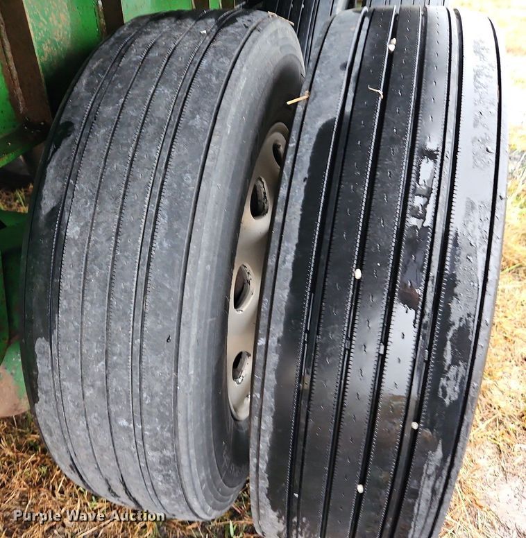 image for item LB9552 2003 Clark CCFBT2003  flatbed trailer