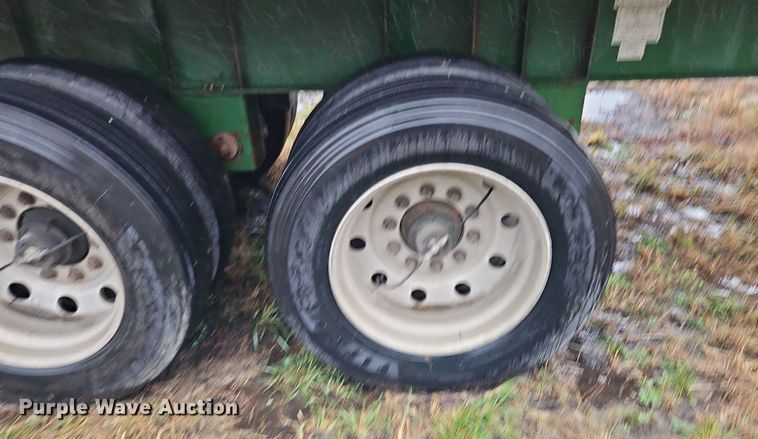 image for item LB9552 2003 Clark CCFBT2003  flatbed trailer