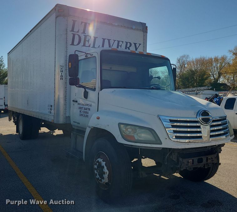 image for item LJ9377 2007 Hino 268  box truck