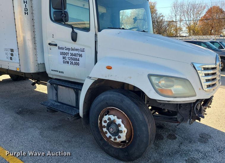 image for item LJ9377 2007 Hino 268  box truck