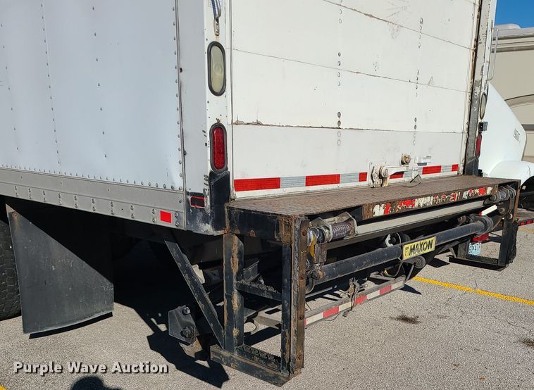 image for item LJ9377 2007 Hino 268  box truck