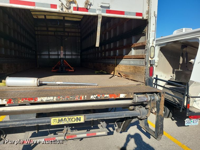 image for item LJ9377 2007 Hino 268  box truck