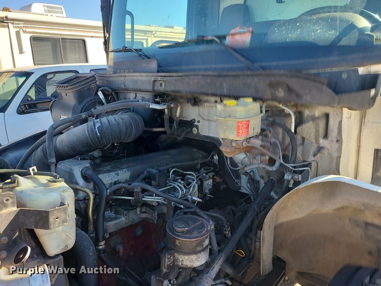 image for item LJ9377 2007 Hino 268  box truck