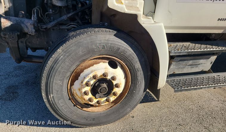 image for item LJ9377 2007 Hino 268  box truck