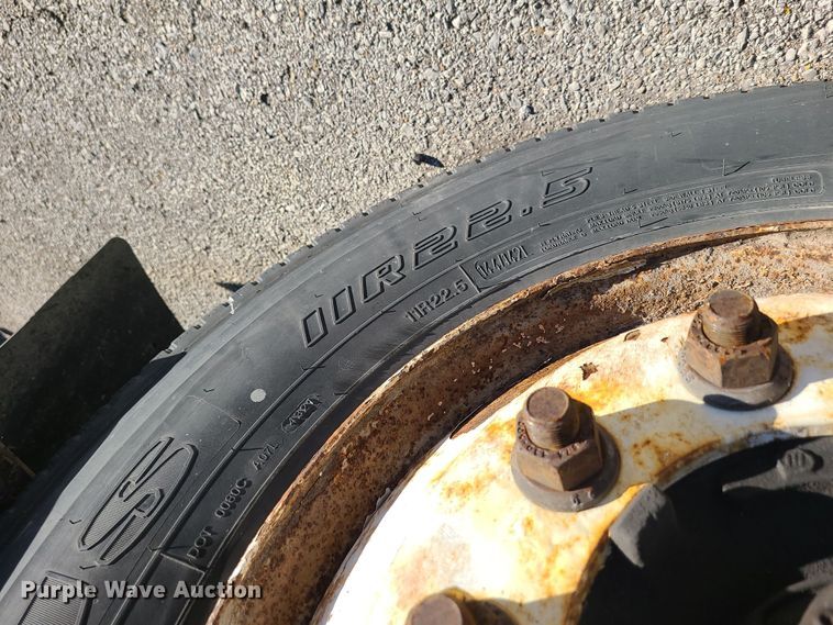 image for item LJ9377 2007 Hino 268  box truck