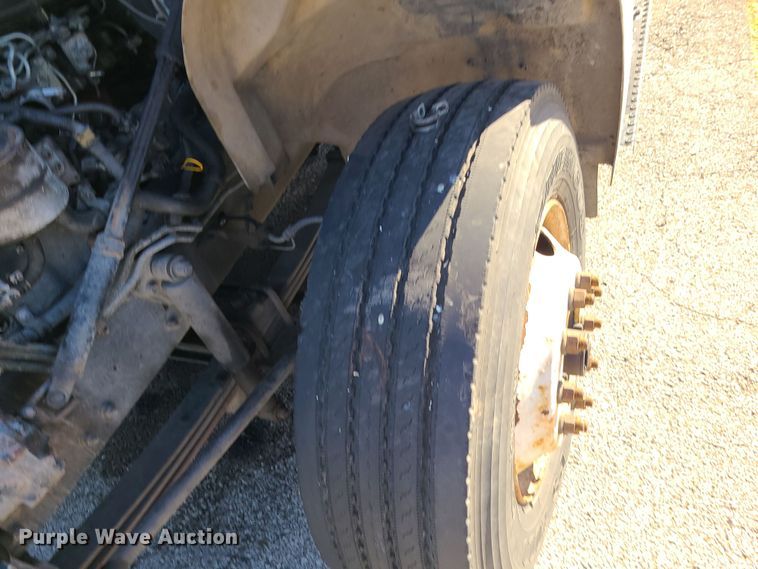 image for item LJ9377 2007 Hino 268  box truck