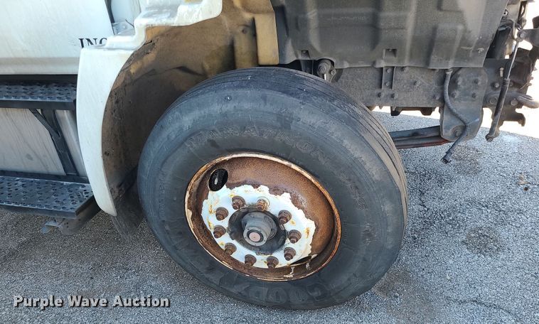 image for item LJ9377 2007 Hino 268  box truck