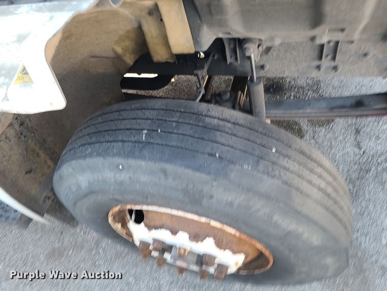 image for item LJ9377 2007 Hino 268  box truck