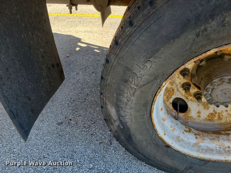 image for item LJ9377 2007 Hino 268  box truck